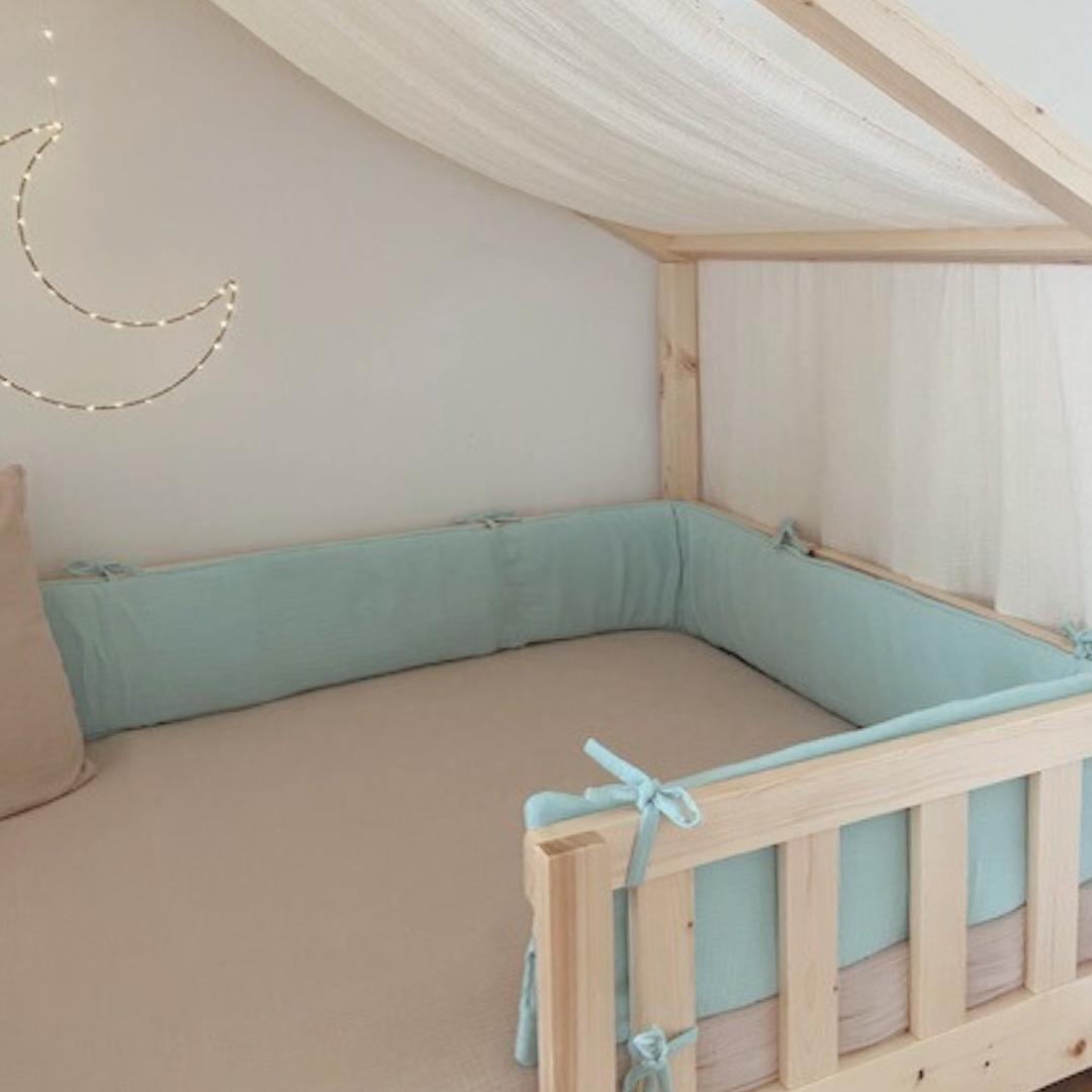 Tour de lit bébé double gaze vert menthe