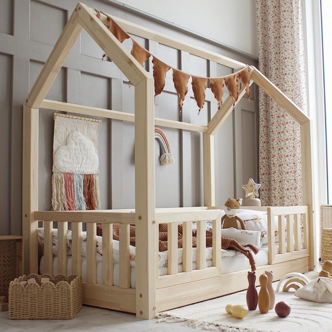 Lit cabane Montessori avec barrière Andrea 70x140cm Entrée au milieu