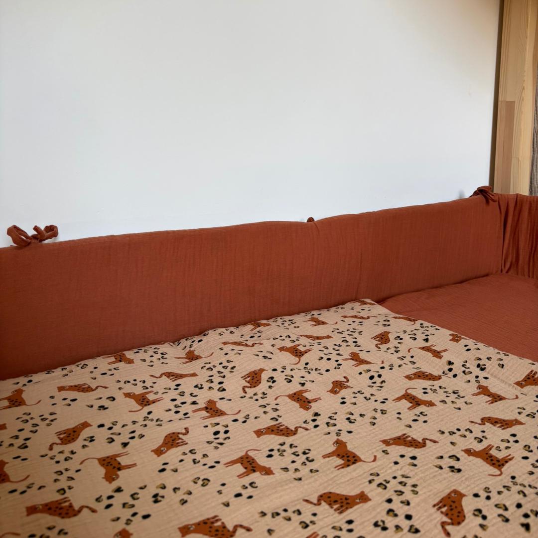Dubbelgaas cabinebedbumper terracotta gouden stippen