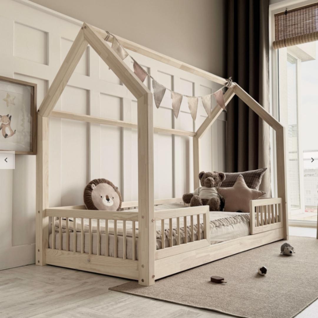 Lit cabane Montessori avec barrière Paola 90x190cm Entrée au milieu