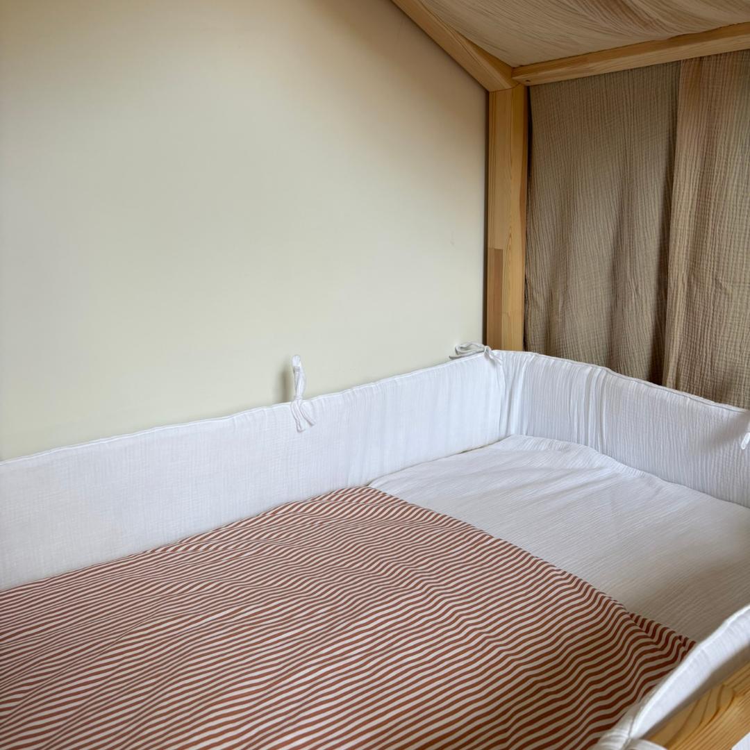 Witte dubbelgaas cabinebedbumper
