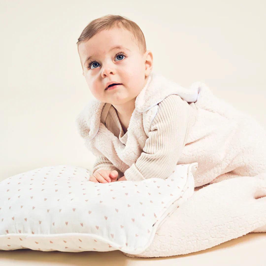 Comment habiller bébé la nuit pour qu’il dorme confortablement ?