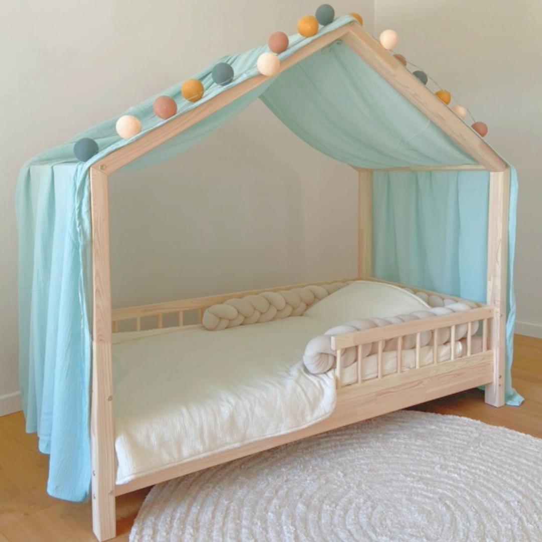 Comment accrocher une guirlande lumineuse dans une chambre sans percer et avec style?