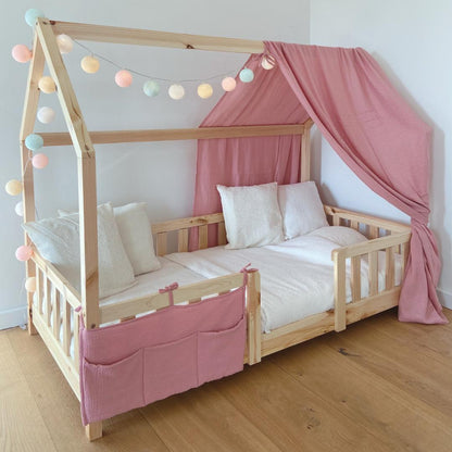 Pack lit cabane + ciel de lit + guirlande + range-doudou