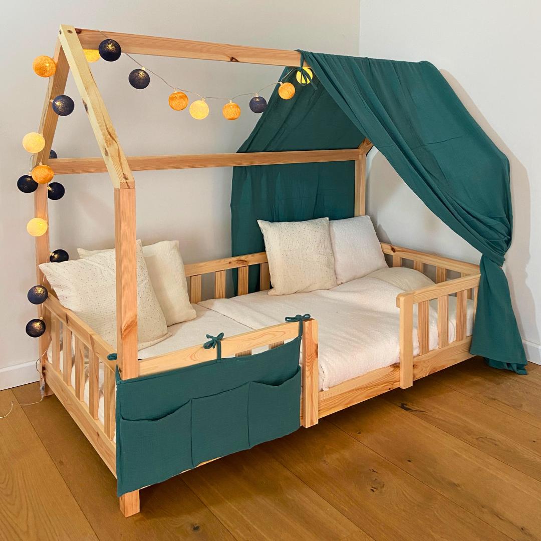 Pack lit cabane + ciel de lit + guirlande + range-doudou