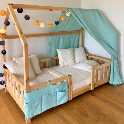 Pack lit cabane + ciel de lit + guirlande + range-doudou