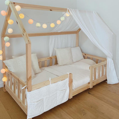 Pack lit cabane + ciel de lit + guirlande + range-doudou