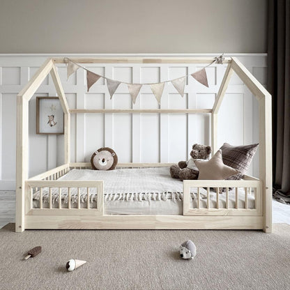 Lit cabane Montessori avec barrière Paola 80x160cm Entrée au milieu