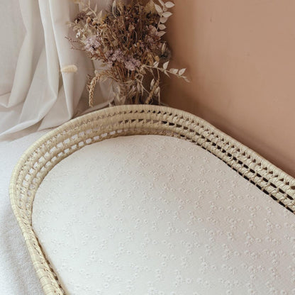 Panier à langer + matelas + housse fleurs brodées Ecru