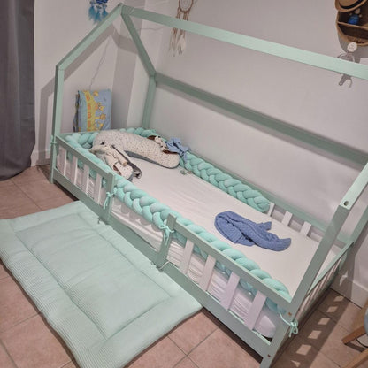 Lit cabane avec barrière + matelas - 90x200cm - Vert &amp; Blanc
