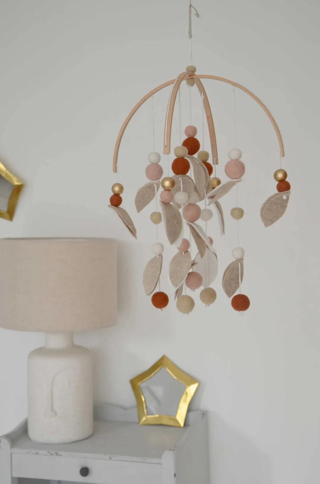 Mobile fait-main Beige &amp; blanc