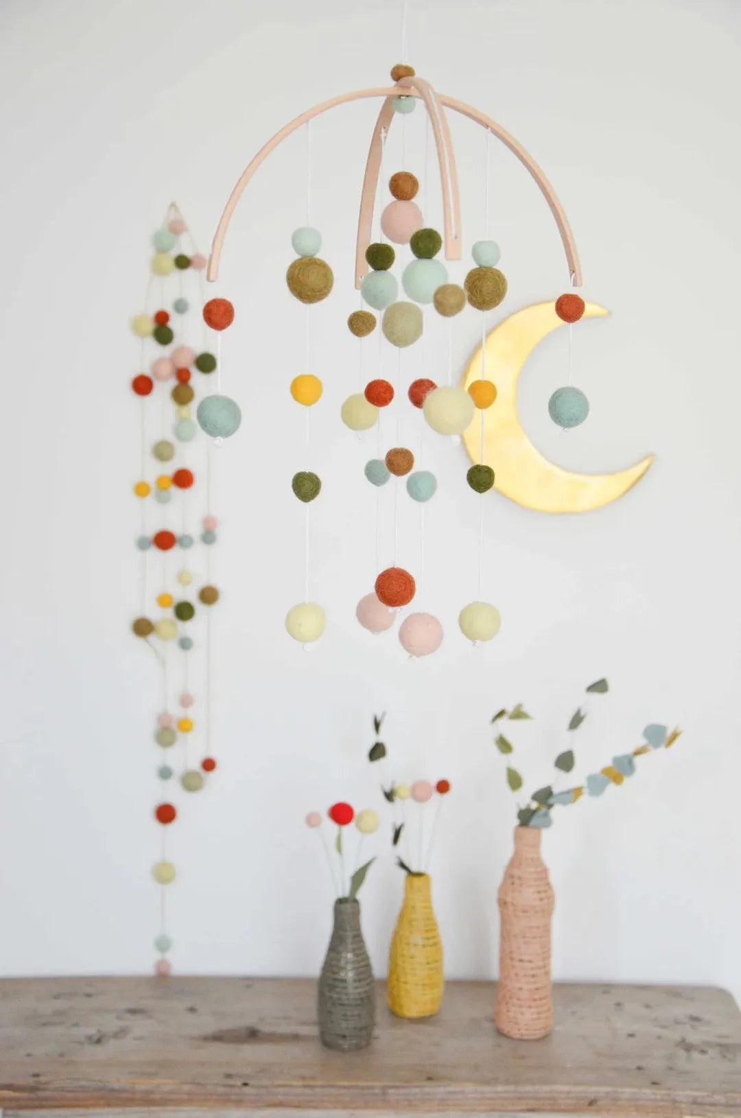 Mobile fait-main coloré