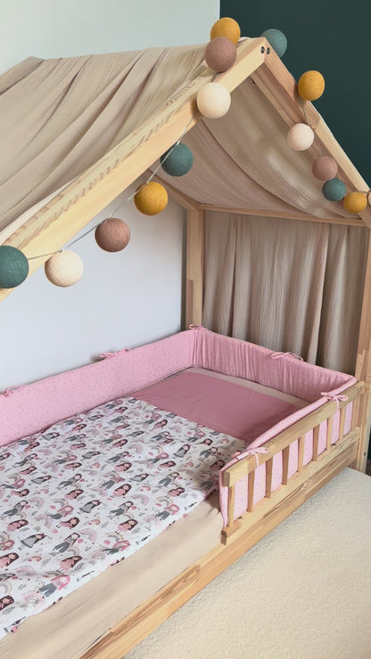 Roze dubbelgaas cabinebedbumper met gouden stippen 